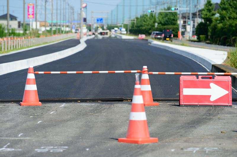 舗装工事の概要と手順を解説